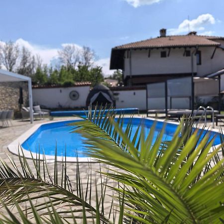 Angliiska Vila Arbanaszi Kültér fotó