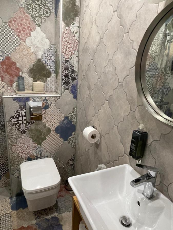 Angliiska Vila Arbanaszi Kültér fotó
