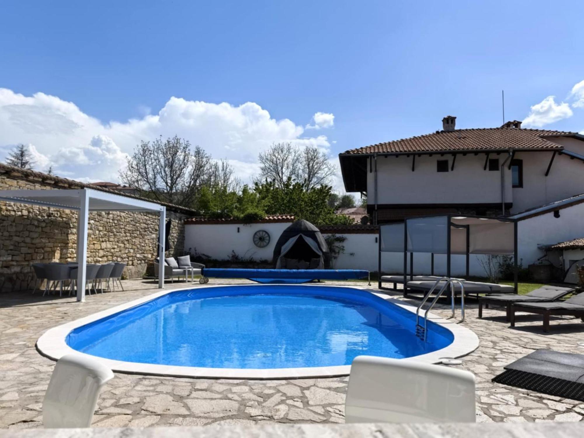 Angliiska Vila Arbanaszi Kültér fotó